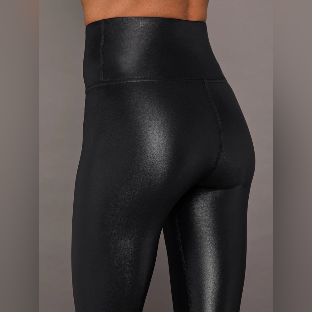 CARBON38 Black Legging in Takara Shine Size Medium Faux Leather - Picture 2 of 7